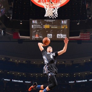 开云体育下载官网-夏洛特队在最新一场比赛中实现逆袭，取得胜利，夏洛特的比赛